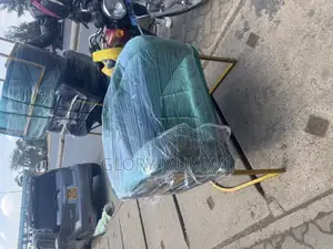 Green Styling Chairs Manicure