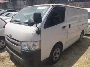 Toyota HiAce 2017 White