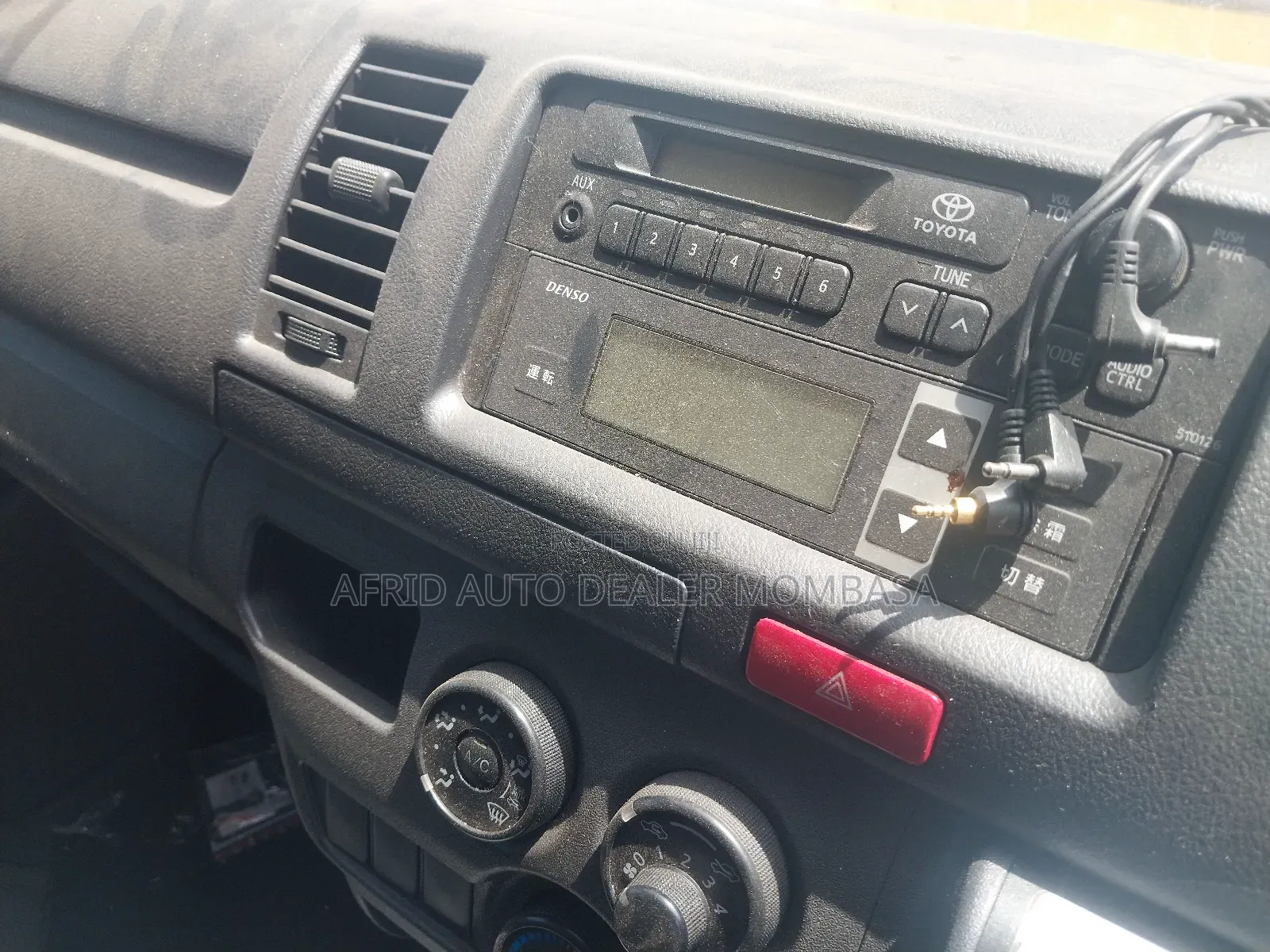 Toyota HiAce 2017 White