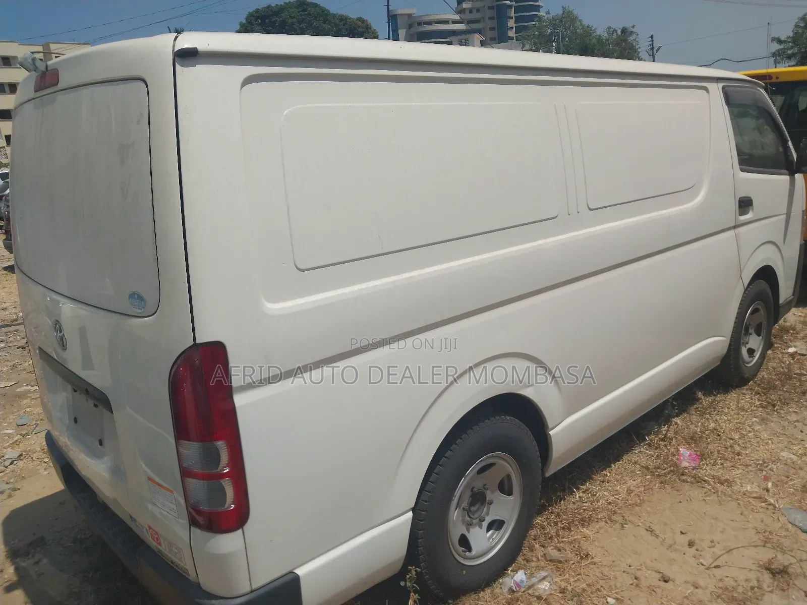Toyota HiAce 2017 White