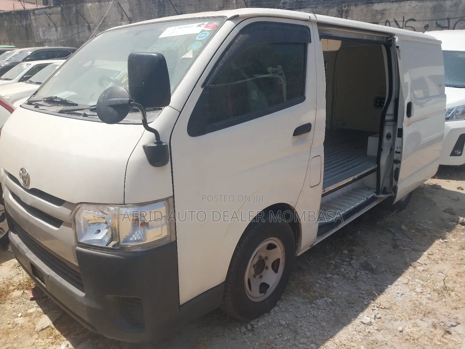 Toyota HiAce 2017 White