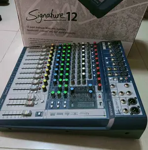 Soundcraft Signature 12 Mixer Console