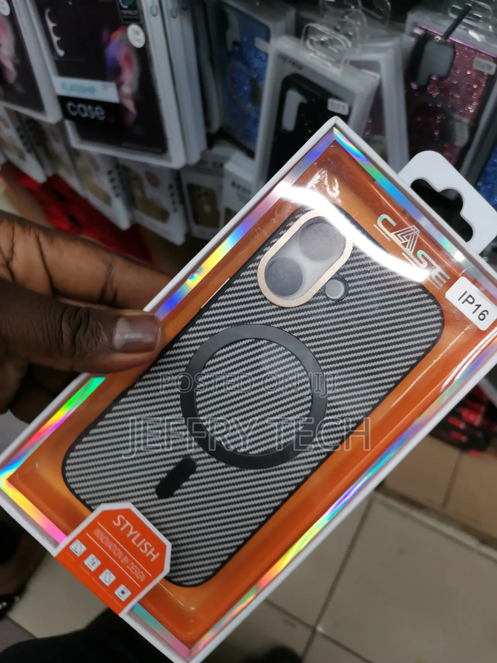 Carbon Fibre Pattern Bumper Wireless Charging iPhone16
