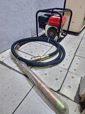 K-Max Italy 7.5hp Concrete Vibrator