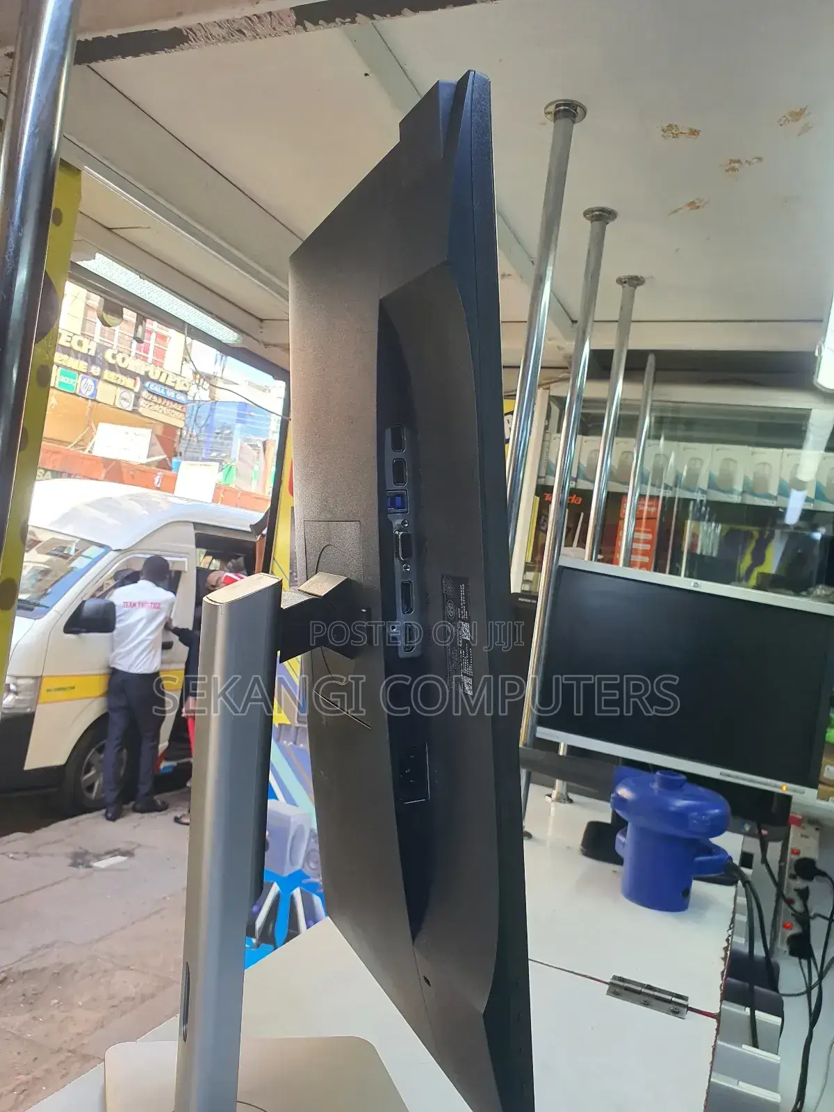 Edge to Edge Monitors