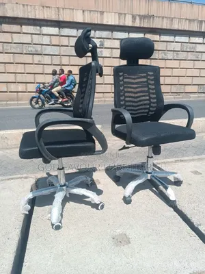 Black Swivel Office Chair With Headrest Vq5fk