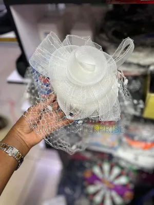 White Fascinators Kes 600