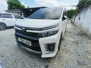 Toyota Voxy 2017 White