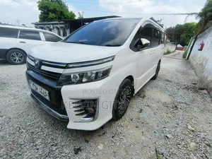 Toyota Voxy 2017 White