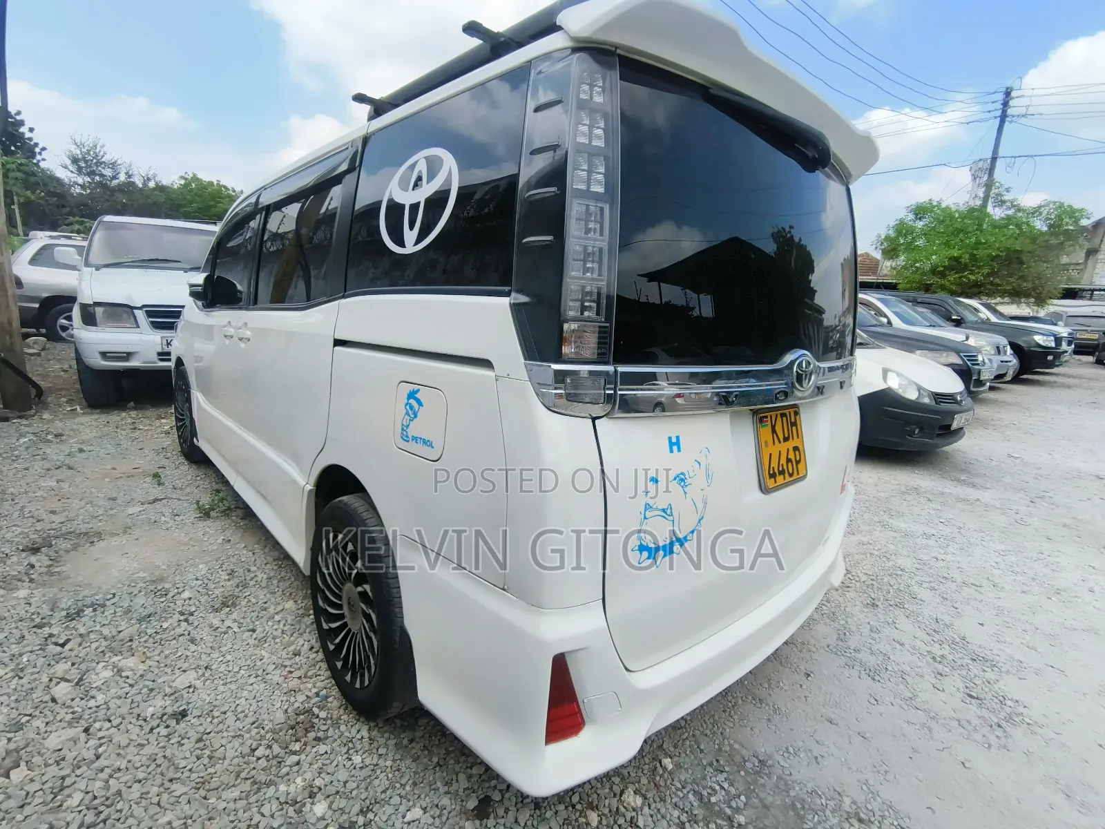 Toyota Voxy 2017 White