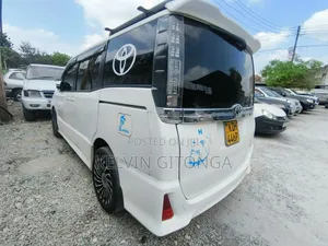 Toyota Voxy 2017 White