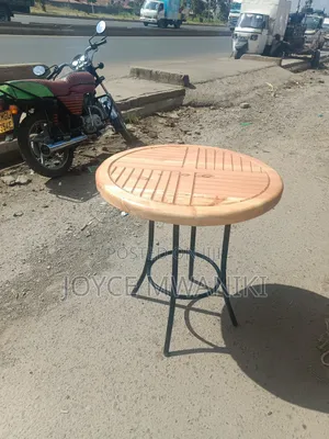 Restaurant Round Groove Table 