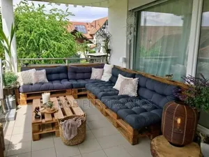 Cozy and Comfy Pallet Cushions