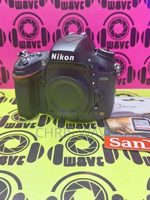 Nikon D600 Full Frame DSLR Camera With 32gb
