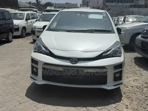 Toyota Vitz 1.5 FWD Hybrid 5dr 2018 White