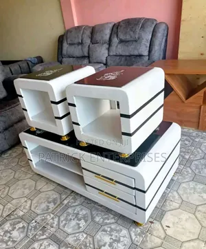 Modern Coffee Table With Two Stools