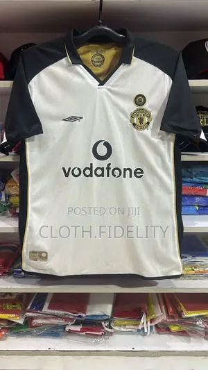 Vodafone Retro Jersey Manchester United