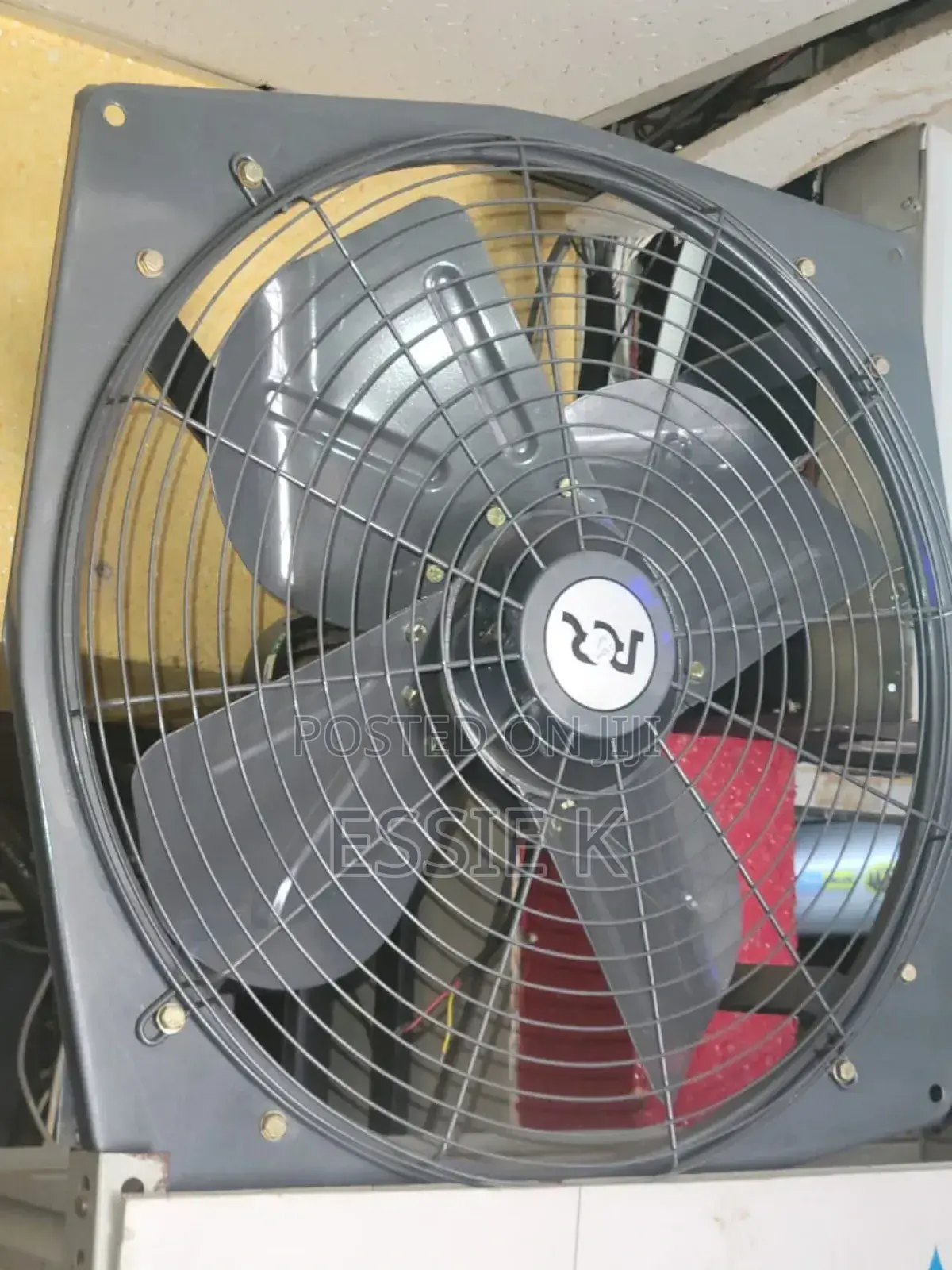 24" Extractor Fans