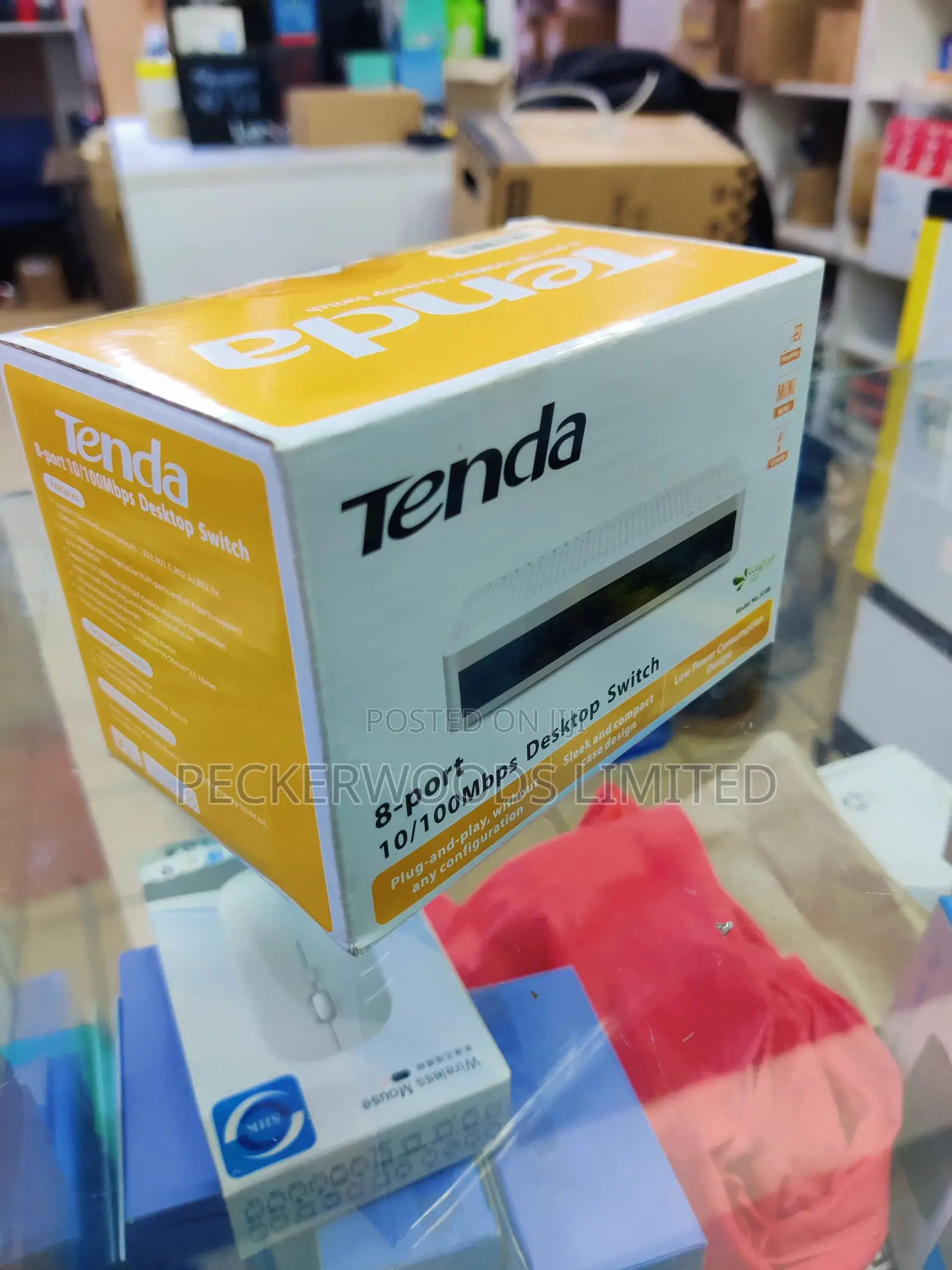 Tenda Plug and Play Switch 8 Port