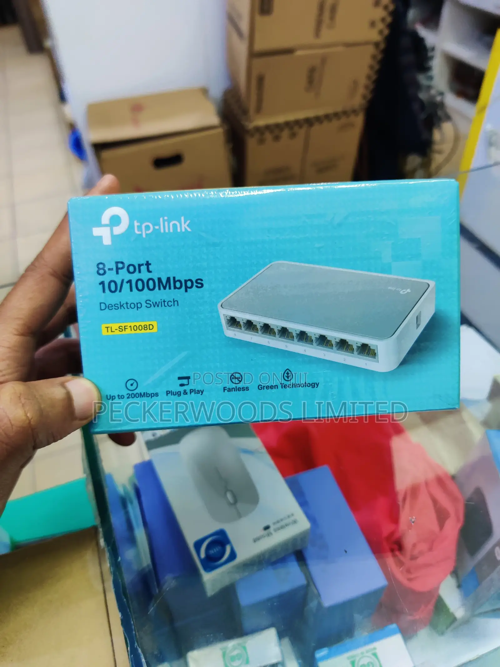 Unmanaged 8-Port 10/100mbps Fast Ethernet Switch