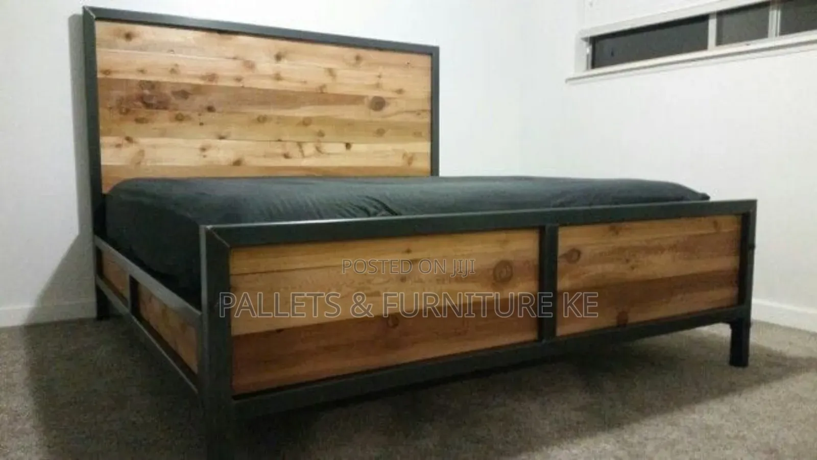 Iron Oak Retreat/Platform King Bed