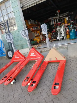 Hydraulic Hand Pallet Truck -3000kg .