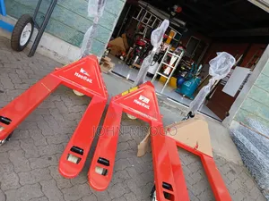 Hand Pallet Jack . - Manual Pallet Trolley. 3000kg .