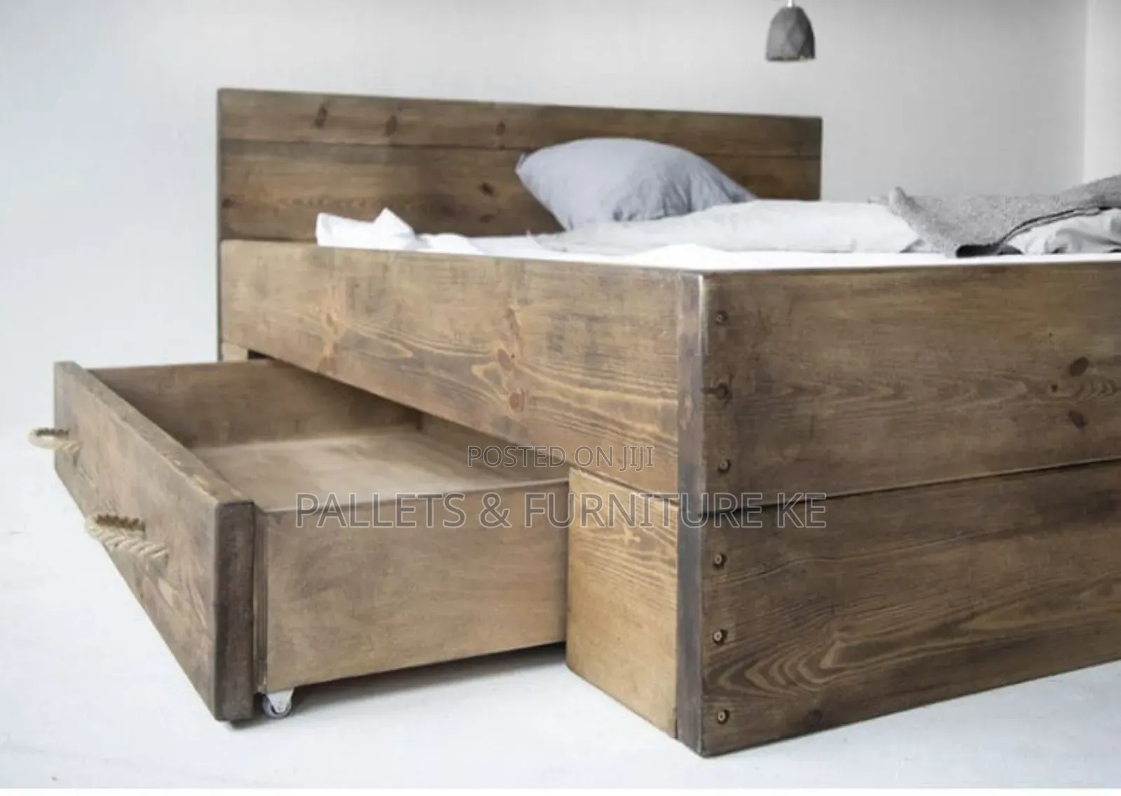 Cozy Stash Bed/Platform Bed