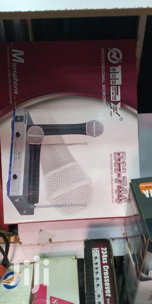 Max Vhf Professional Wireless Microphone Dh-744
