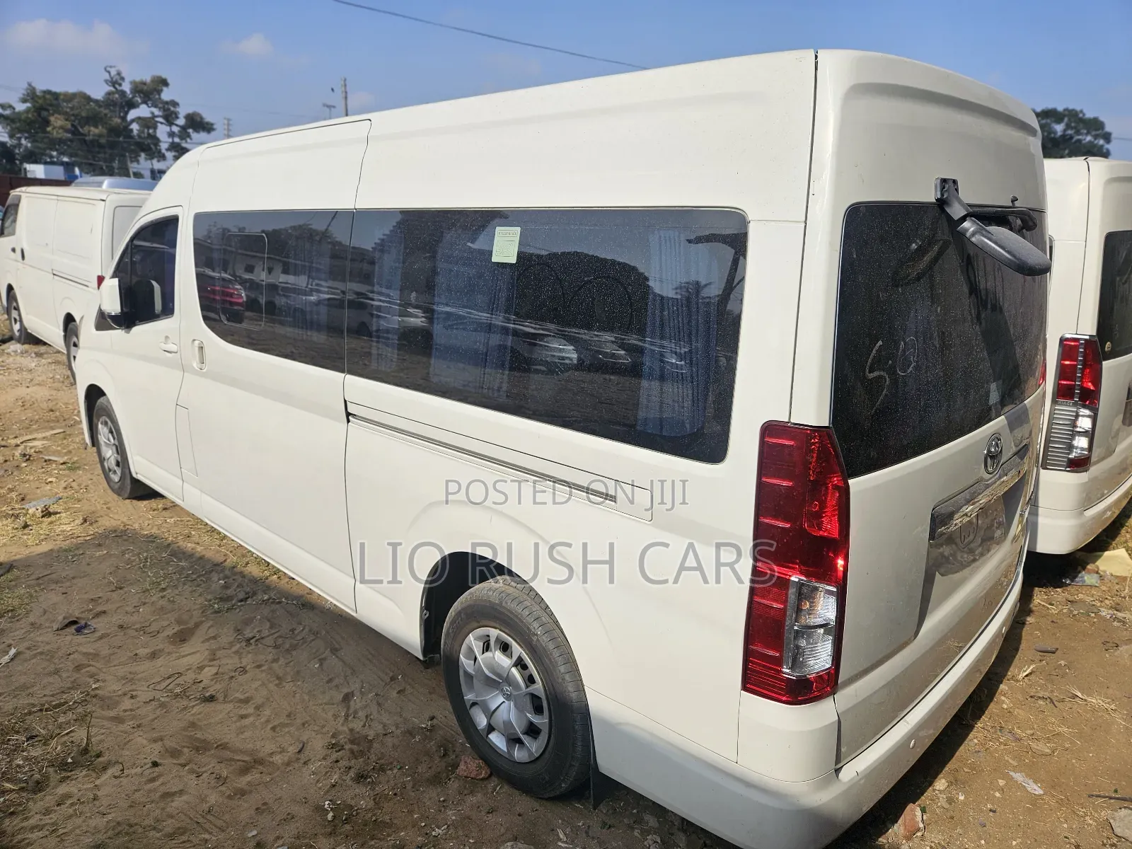 Toyota HiAce 2018 White