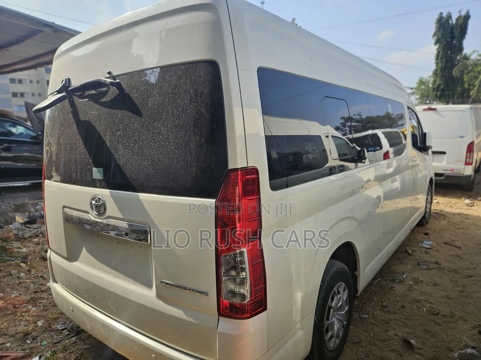 Toyota HiAce 2018 White