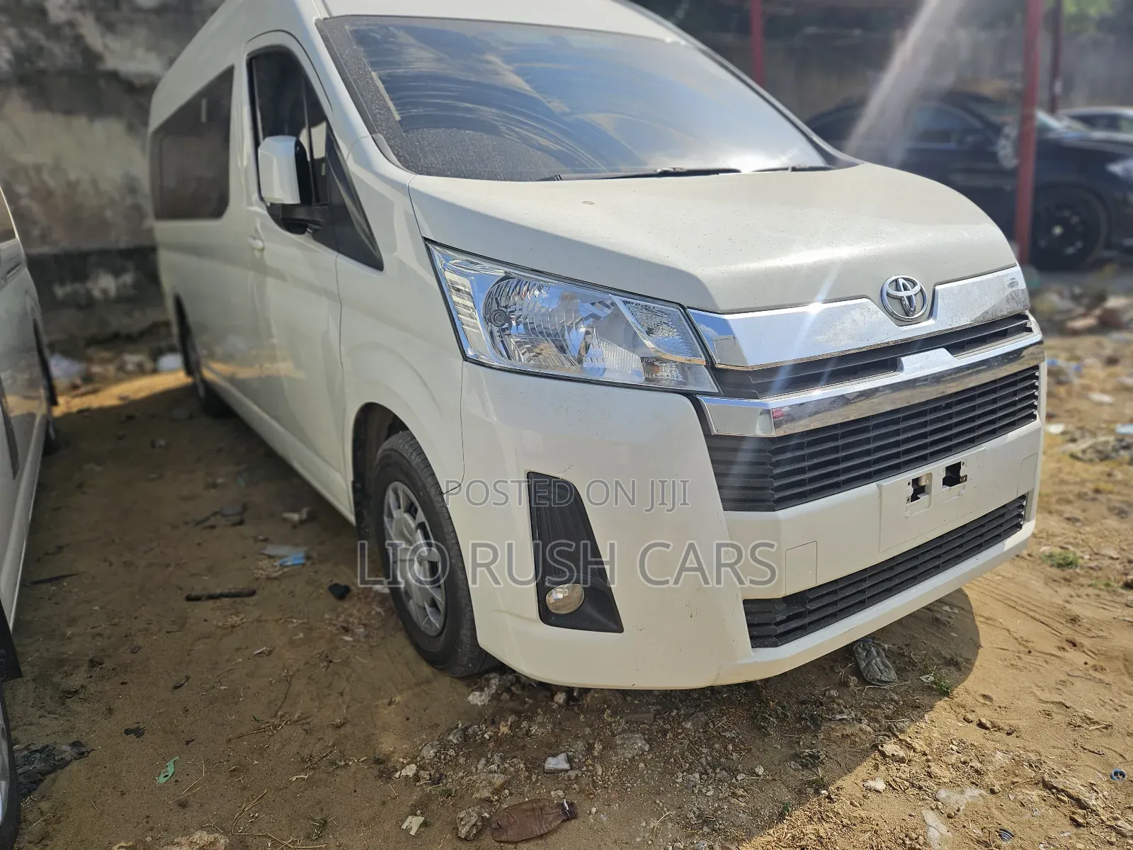 Toyota HiAce 2018 White