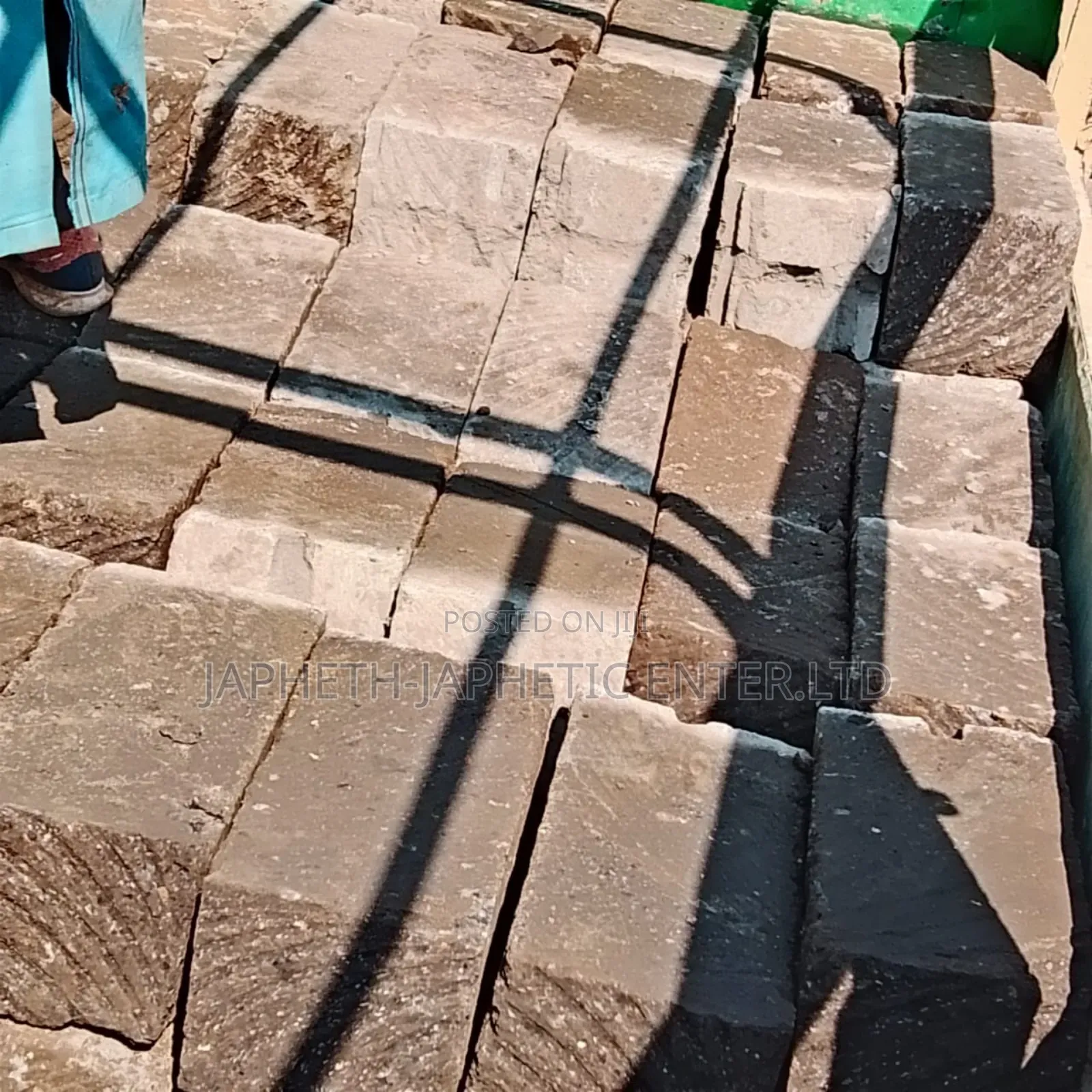 Machine Cut Stones*'..Ndarugo