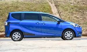 Toyota Sienta 2017 Blue