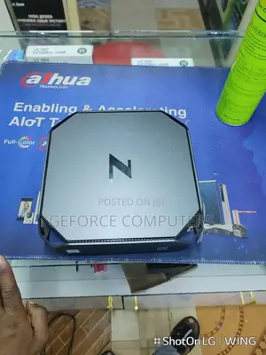 Desktop Computer HP Z2 G4 Mini 16GB Intel Xeon SSD 512GB