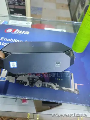 Desktop Computer HP Z2 G4 Mini 16GB Intel Xeon SSD 512GB