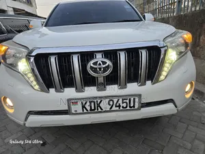 Toyota Land Cruiser Prado 2015 Off white