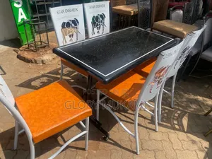 5 Seater Restaurants And Bar Chairs And Table