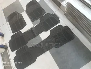 Seven Seater Rubber Floor Mat for Toyota Noah/Voxy