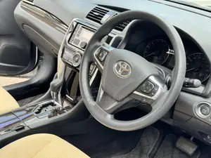 Toyota Premio 2018 Silver