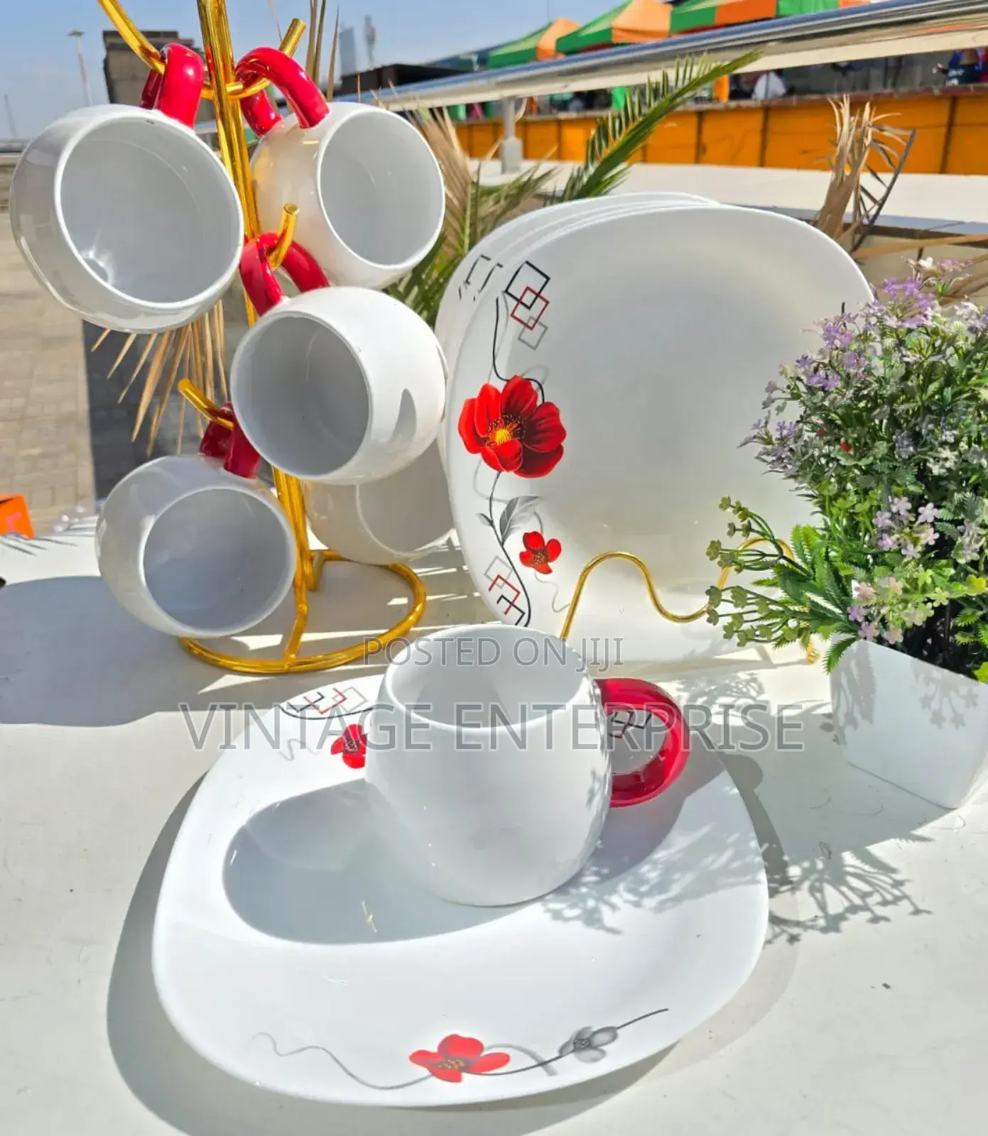 6 Dinner Set Plates Plus 6 Pot Mugs