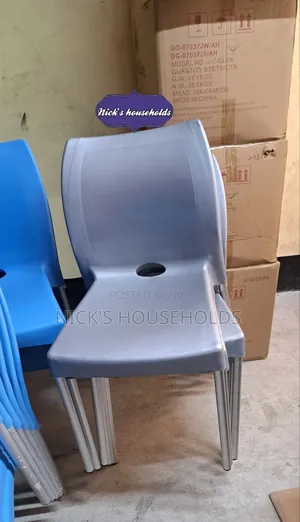 Gray Armless Plastic Chairs, Plastic Chairs With Metal Legs