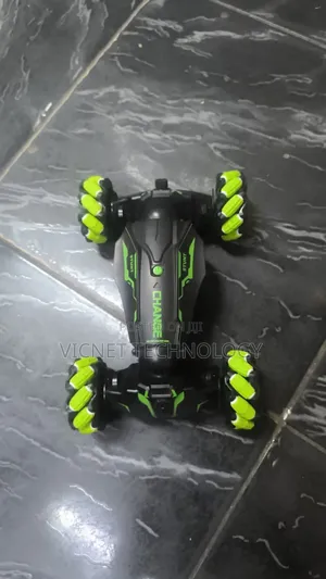 Remote Controlled Stunt Climbing Car