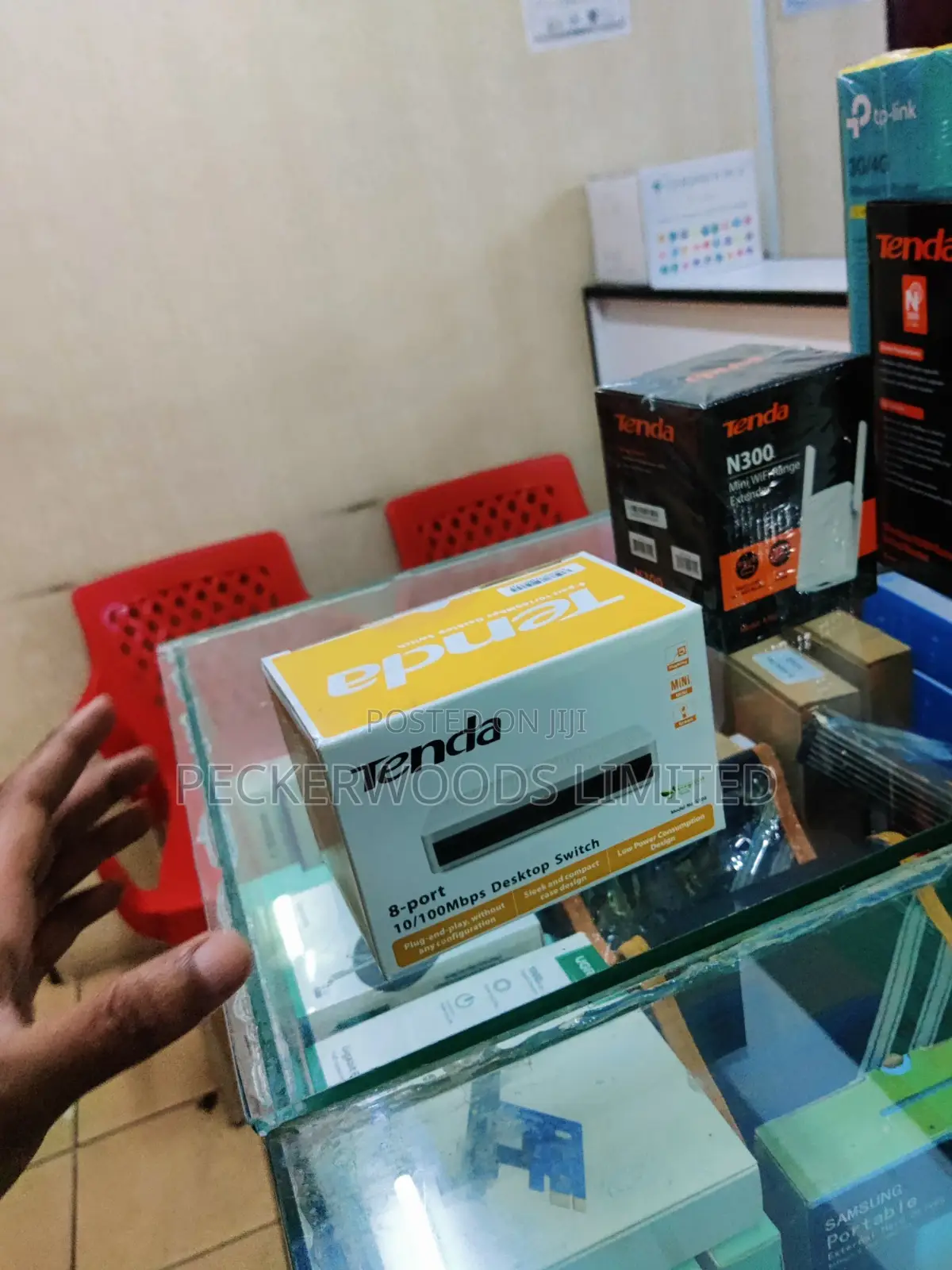 Tenda 8-Port 100mbps Network Switch – Plug Play!