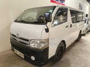 Toyota HiAce 2015 White