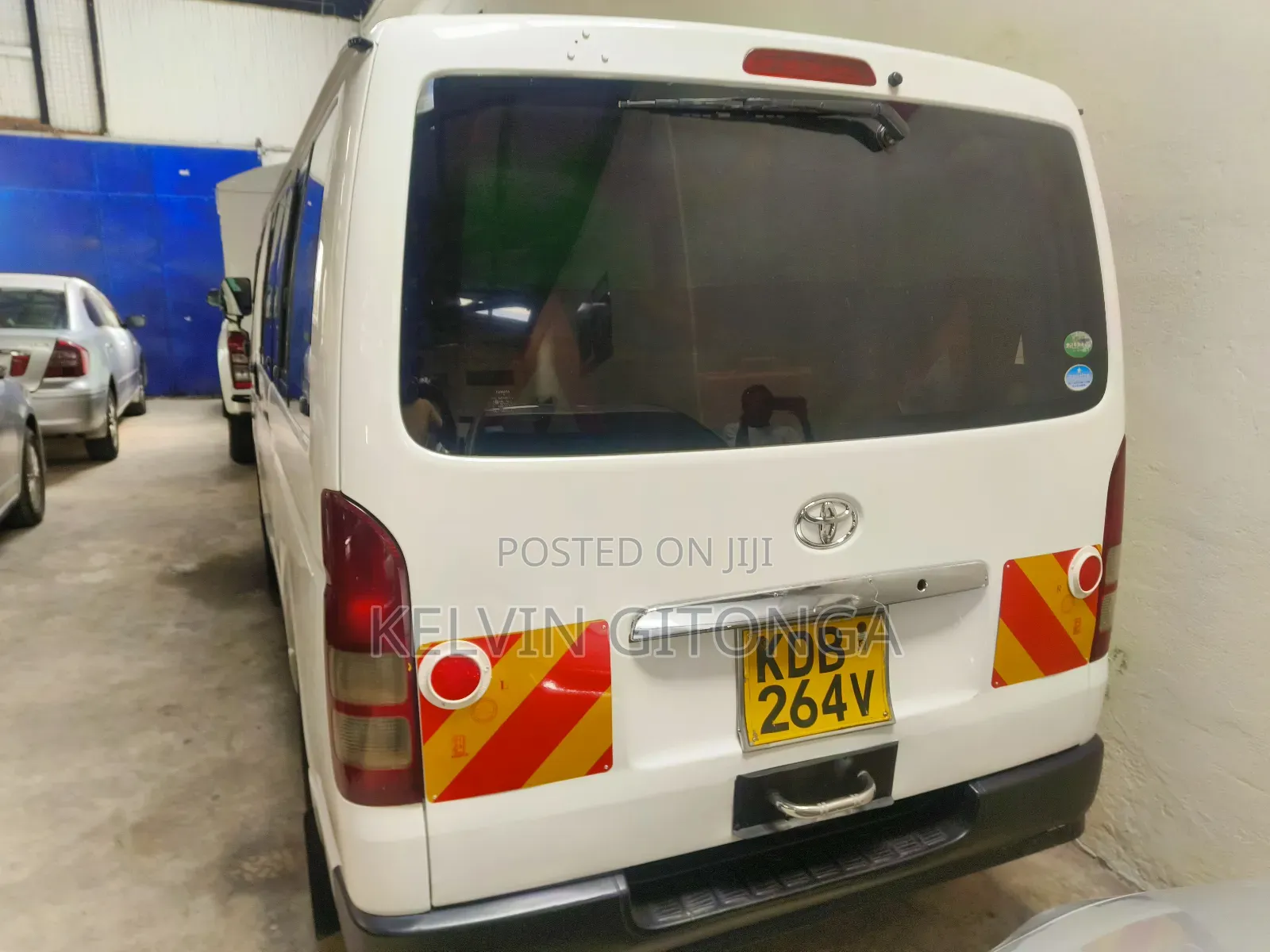 Toyota HiAce 2015 White