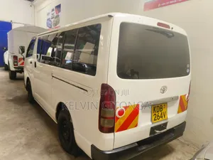 Toyota HiAce 2015 White