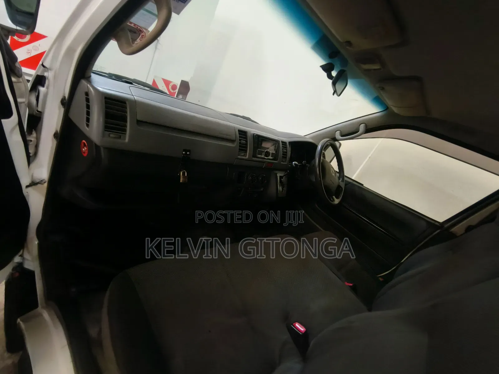 Toyota HiAce 2015 White