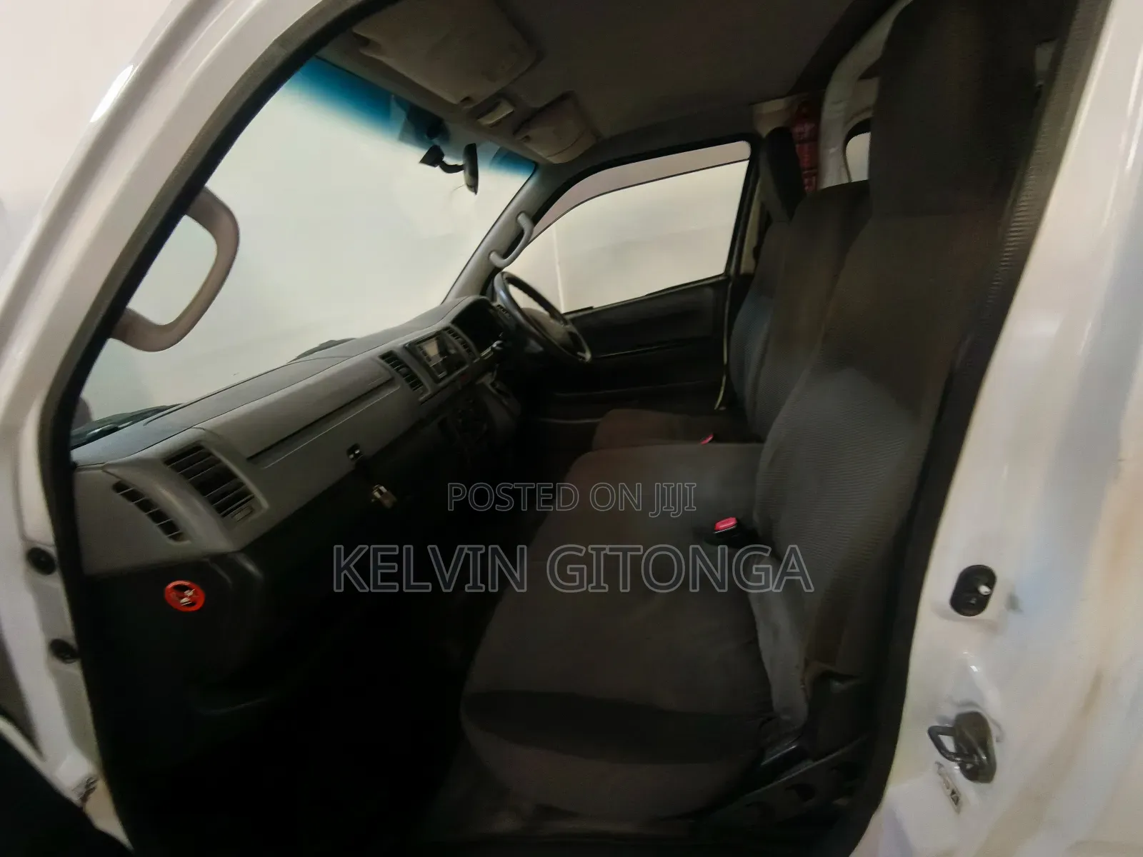 Toyota HiAce 2015 White