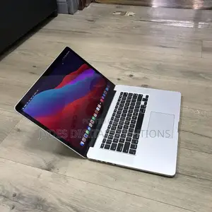 Laptop Apple MacBook Pro 2015 16GB Intel Core I7 SSD 256GB